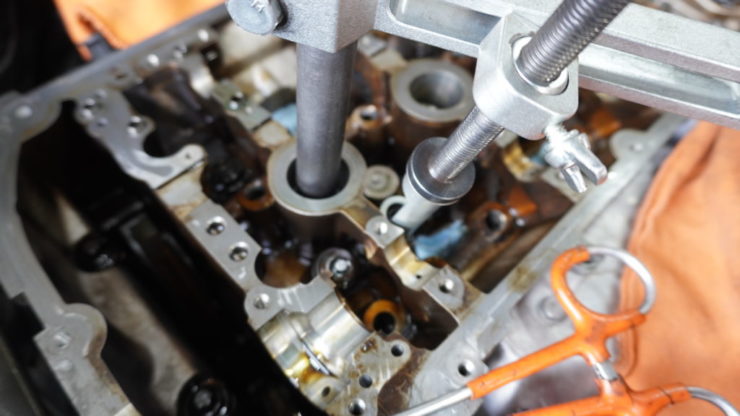 MINI ミニ R55 R56 R57 R58 R59 R60 R61 オイル 下がり 消費 バルブステムシール 交換 タイミングチェーン 伸び ガイド 破損