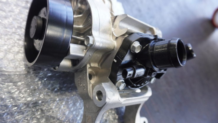 MINI ミニ F54 F55 F56 F57 F60 サーモスタットハウジング サーモキャリア ジェネレーターキャリア クーラント 水漏れ オーバーヒート 修理
