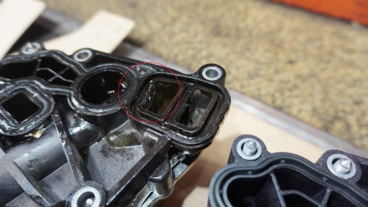 MINI ミニ F54 F55 F56 F57 F60 オイルフィルターハウジング  オイル漏れ 冷却水漏れ クーラント漏れ 修理  交換
