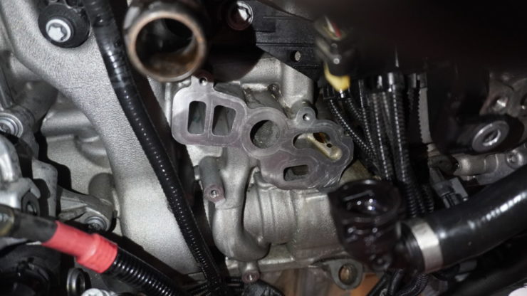 MINI ミニ F54 F55 F56 F57 F60 オイルフィルターハウジング  オイル漏れ 冷却水漏れ クーラント漏れ 修理  交換