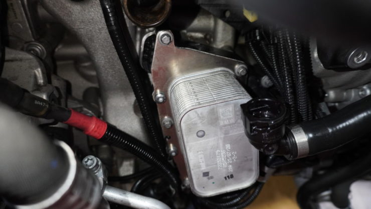 MINI ミニ F54 F55 F56 F57 F60 オイルフィルターハウジング  オイル漏れ 冷却水漏れ クーラント漏れ 修理  交換