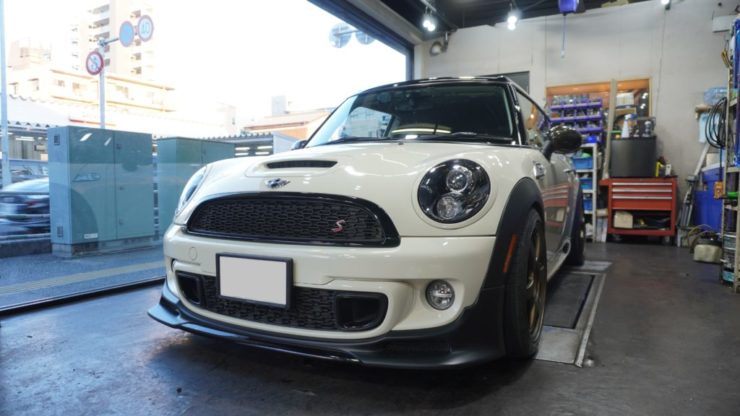 MINI ミニ R55 R56 R57 R58 R59 R60 R61 バッテリー 交換 VARTA バルタ AGM 