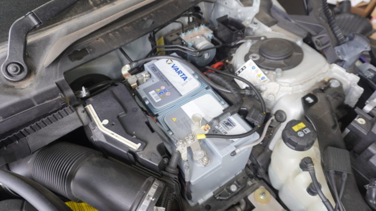 MINI ミニ F54 F55 F56 F57 F60 バッテリー 交換 純正 CCA値 バッテリー上がり VARTA 純正採用