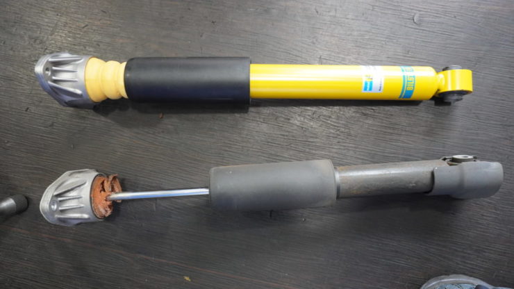 MINI ミニ F54 F55 F56 F57 F60 ビルシュタイン B6 スポーツ 硬め ショックアブソーバー 交換 純正 劣化 足回り リフレッシュ バンプラバー アッパーマウント 交換