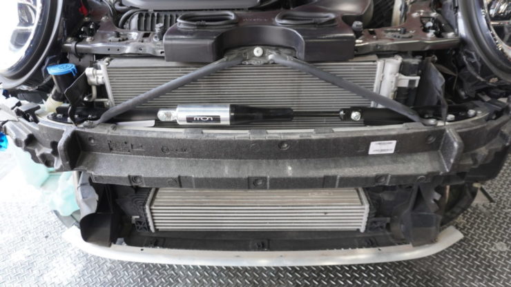 MINI ミニ F55 F56 F57 MCB モーションコントロールビーム 乗り心地 上質 ボディ 剛性 向上 ウェストラインフィニッシャー ドアハンドル エンブレム フューエルリッド ブラックアウト