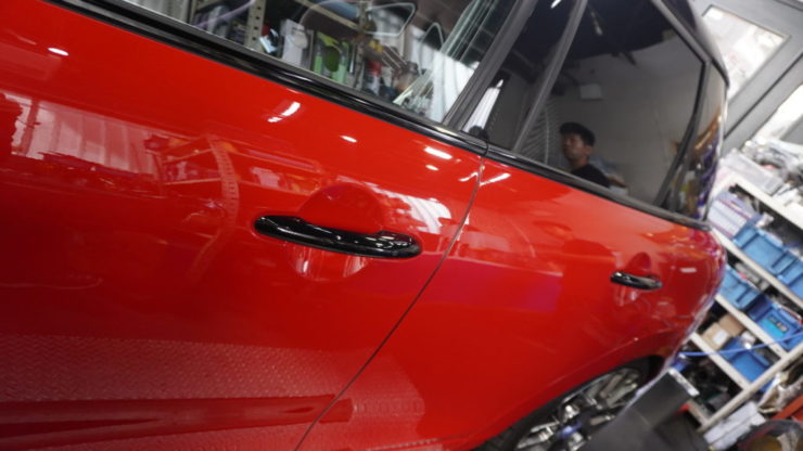 MINI ミニ F55 F56 F57 MCB モーションコントロールビーム 乗り心地 上質 ボディ 剛性 向上 ウェストラインフィニッシャー ドアハンドル エンブレム フューエルリッド ブラックアウト