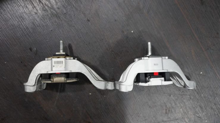 MINI ミニ R55 R56 R57 R58 R59 R60 R61 エンジンマウント 交換 アイドリング 振動 劣化 