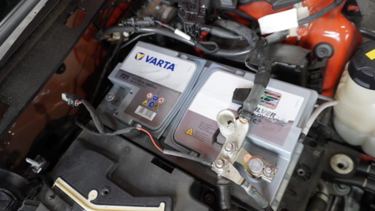 MINI ミニ F54 F55 F56 F57 F60 VARTA バルタ ファルタ AGM バッテリー 純正採用メーカー CCA値