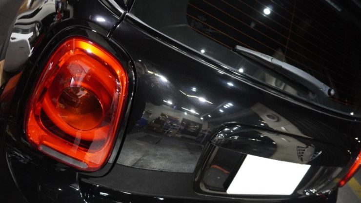 MINI ミニ F55 F56 F57 エンブレム ヘッドライト トリム テールライト フロントグリル フレーム インナー フューエルリッド ドアハンドル ウェストラインフィニッシャー ブラックアウト