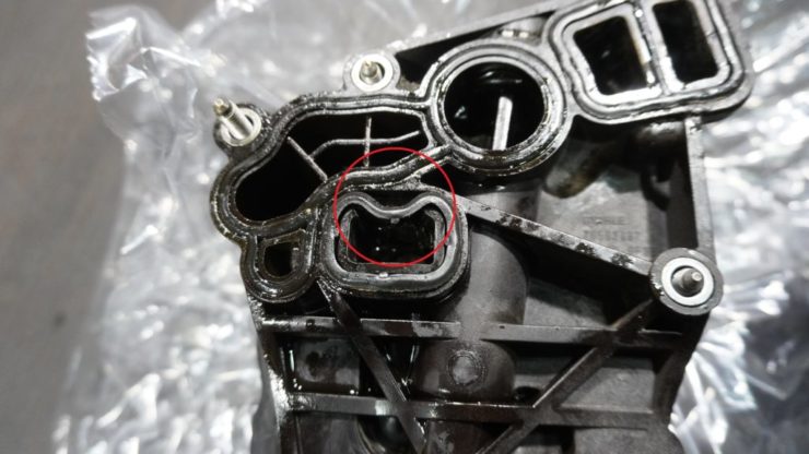 MINI ミニ F54 F55 F56 F57 F60 JCW クーパー S クーラント 水漏れ オーバーヒート 修理 オイルフィルターハウジング オイル漏れ 冷却水漏れ クーラント漏れ 交換