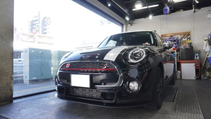 MINI ミニ F55 F56 F57 MCB モーションコントロールビーム 乗り心地 上質 ボディ 剛性 向上 ACシュニッツァー フロント リップスポイラー エアロ 取付