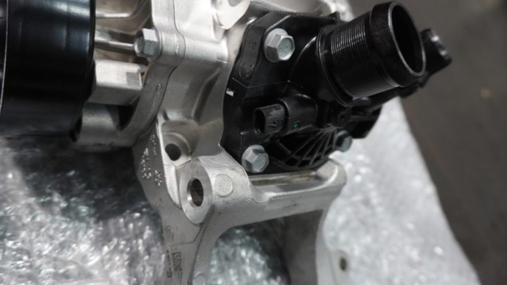 MINI ミニ F54 F55 F56 F57 F60 サーモスタットハウジング サーモキャリア ジェネレーターキャリア クーラント 水漏れ オーバーヒート 修理オイルフィルターハウジング オイル漏れ 冷却水漏れ クーラント漏れ 交換