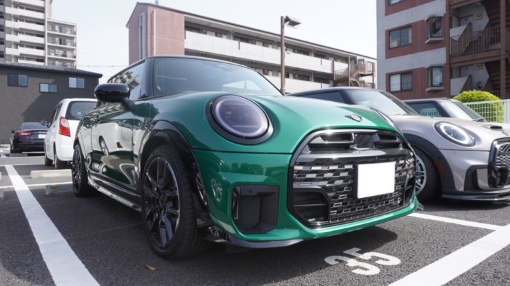 ミニ MINI F66 JCW ジョンクーパーワークス ブリティッシュレーシンググリーン ボンドミニ デモカー ヘッドライト テールライト ガーニッシュ スモークフィルム 