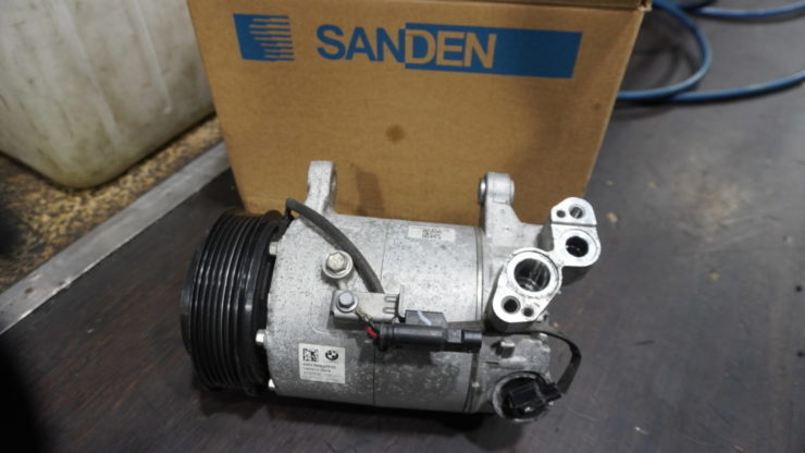 MINI ミニ F54 F55 F56 F57 F60 クロスオーバー エアコン A/C 冷房 効かない 冷えない コンプレッサー 交換