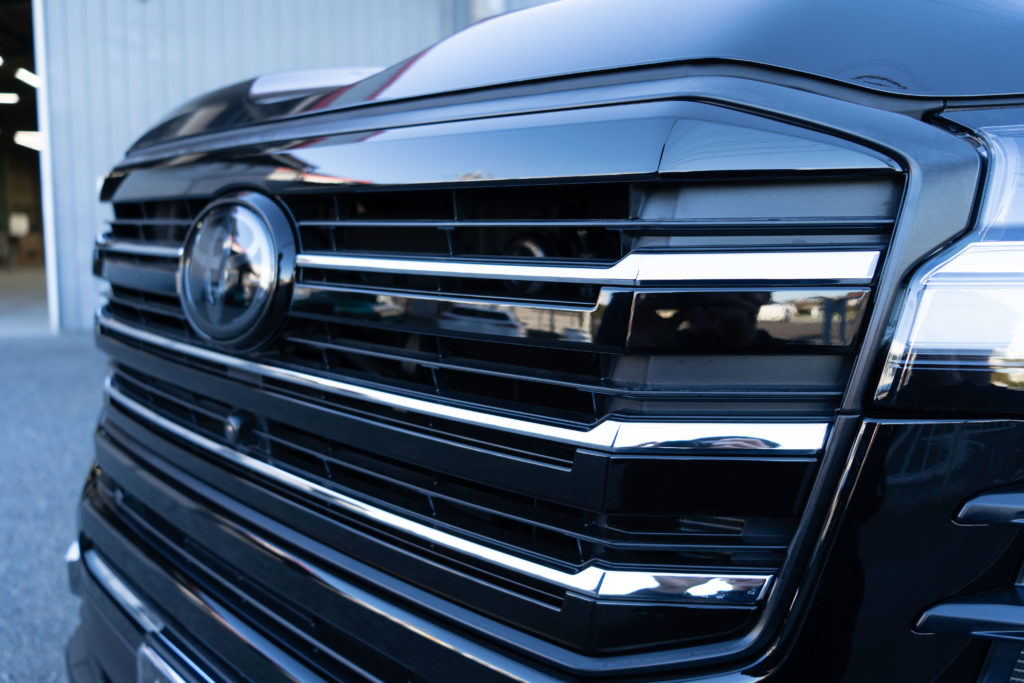 toyota、トヨタ、ランドクルーザー、ランクル、ランクル300、ランクル200、ボンドボディ、bondbody、カスタムパーツ、カスタムペイント、custom、paint、スモークフィルム、PPF、XPEL、ブラックアウト、テールスモーク、WALD、リアスポイラー