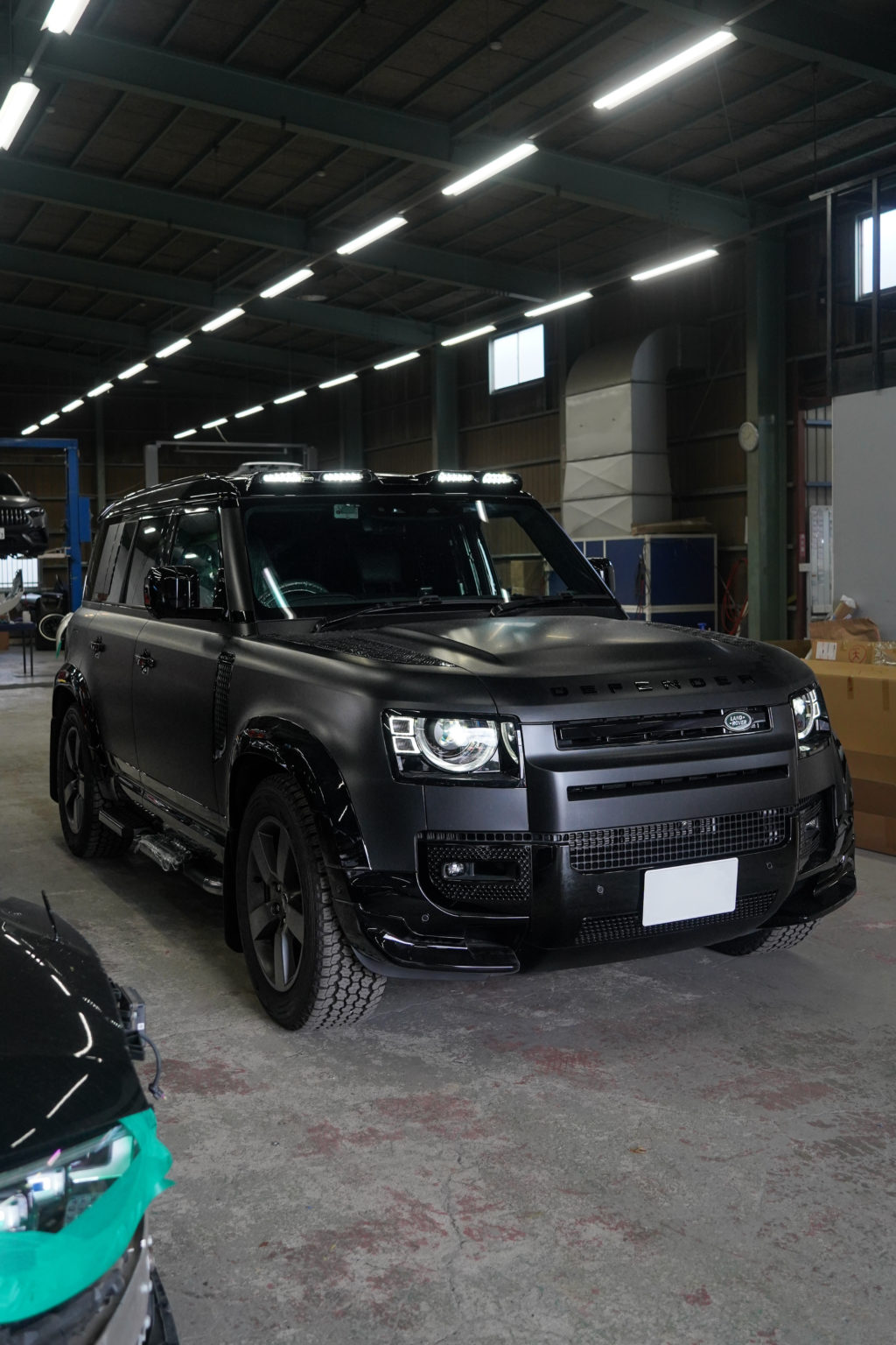 ボンドボディ ディフェンダー URBAN
LANDROVER ステルスフィルム