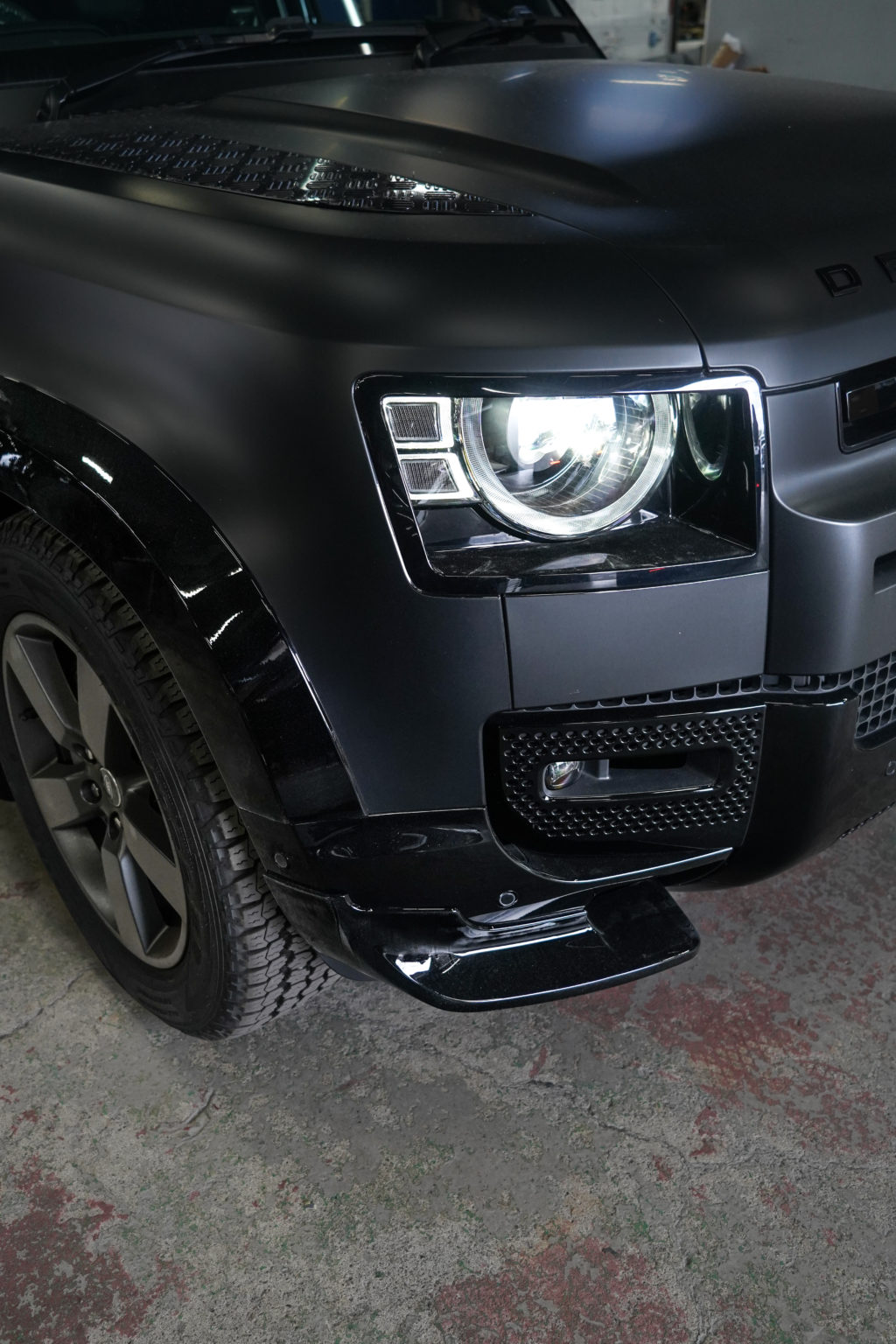 ボンドボディ ディフェンダー URBAN
LANDROVER ステルスフィルム