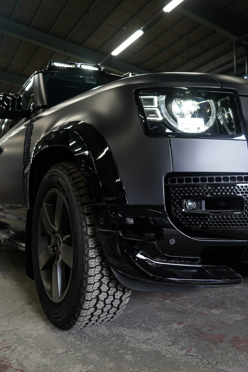 ボンドボディ ディフェンダー URBAN
LANDROVER ステルスフィルム
