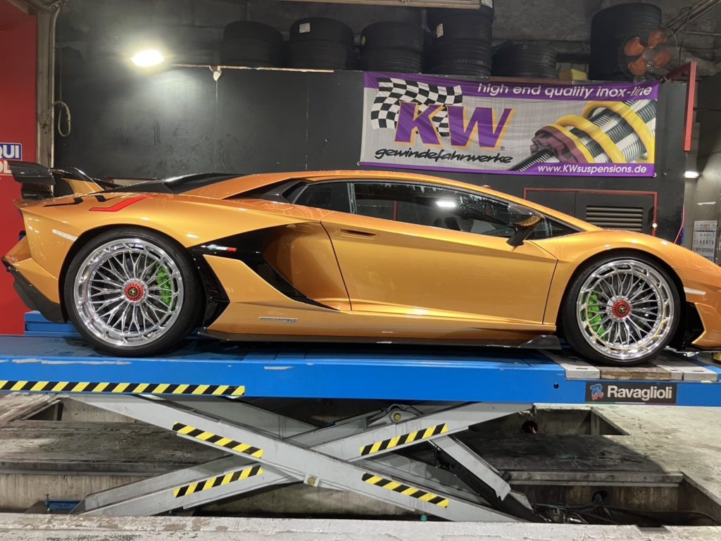 BondBody AK Forged ローダウン カスタム Lamborghini Aventador SVJ
ランボルギーニ アヴェンタドール