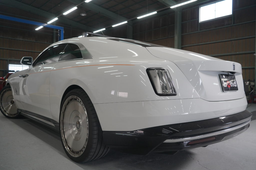 Rolls-Royce　SPECTRE　ロールス・ロイス　スペクター