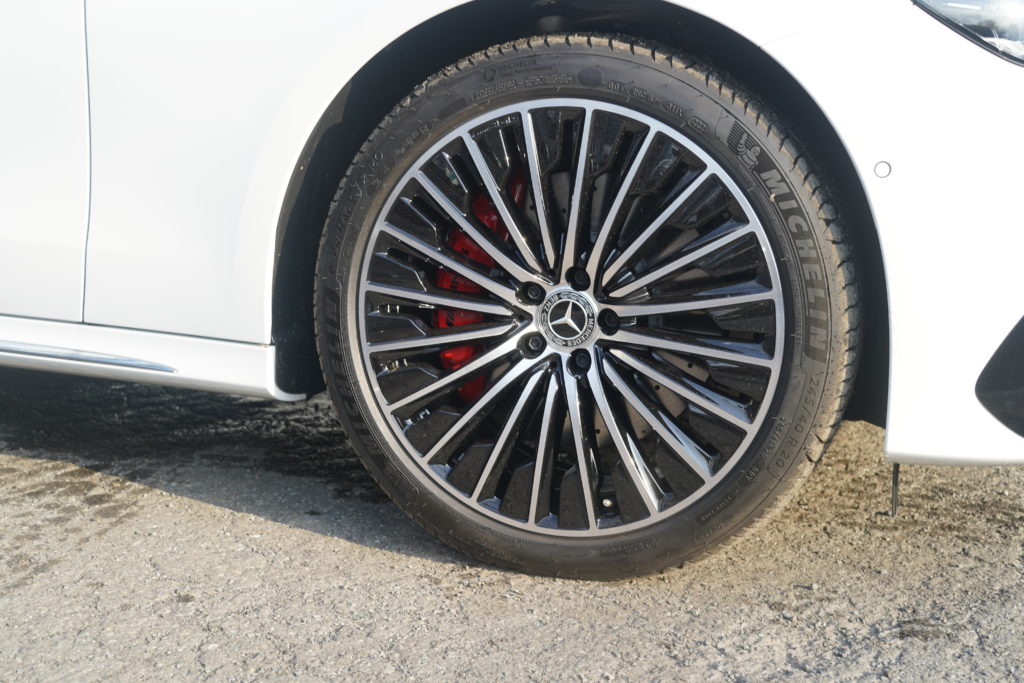 Mercedes-Benz W E350e キャリパーペイント AMGロゴ