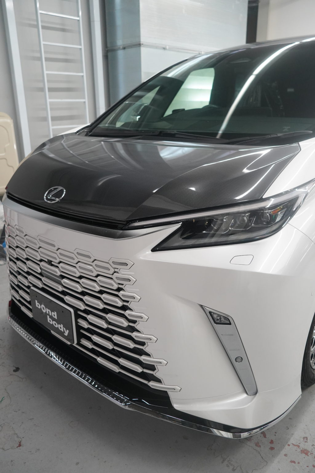bondbody ボンドボディ LEXUS LM カスタム キャリパーペイント ラッピング シボ取り 埼玉県志木市