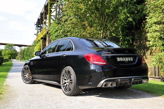 brabus-makes-the-2016-mercedes-amg-c63-s-even-more-interesting-with-600hp-heads-to-iaas_2.jpg