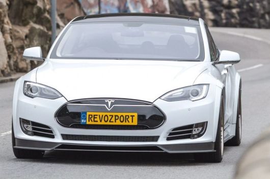 revozport-tesla-model-s-r-zentric-1.jpg