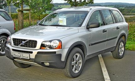 800px-Volvo_XC90_front-1.jpg