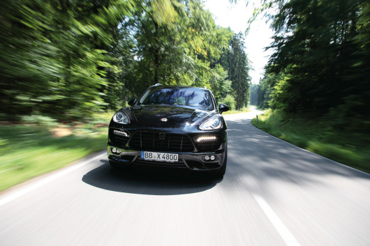 TECHART_Aerodynamic_Kit_for_the_Porsche_Cayenne_Turbo_-_driven_2.jpg