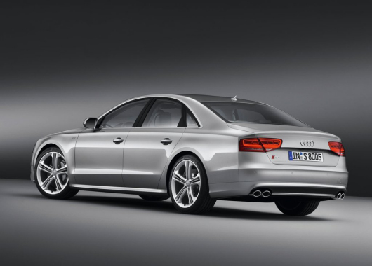 Audi-S8-2013-4.jpg