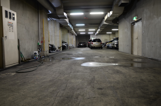 地下駐車場