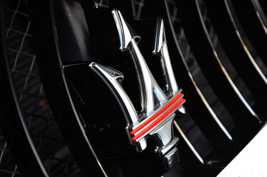 MASERATIロゴ