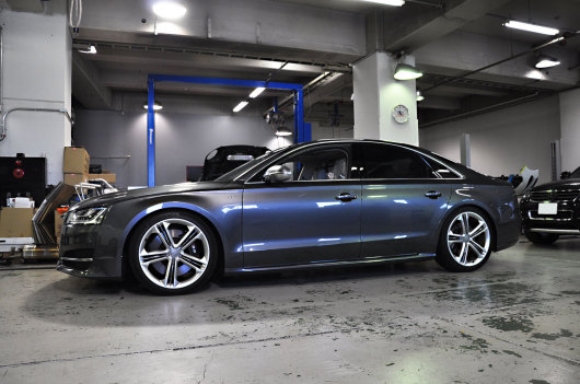 AUDI ロワリング AUDI ロワリング