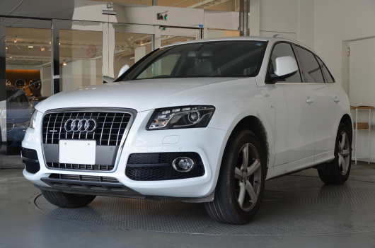 AUDI 