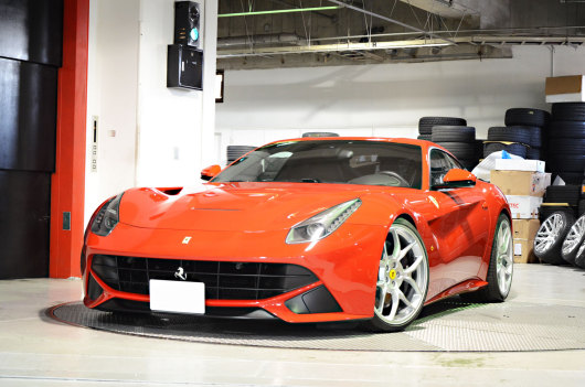 フェラーリ F12 カスタム フェラーリ F12 カスタム