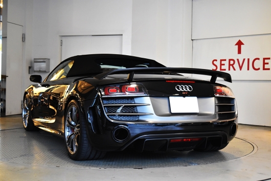 R8 マフラー