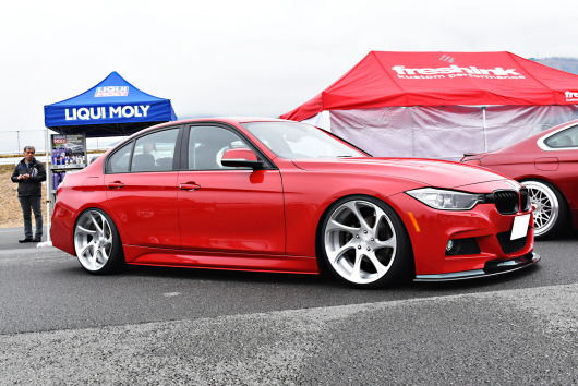 BMW　F30　ローダウン　