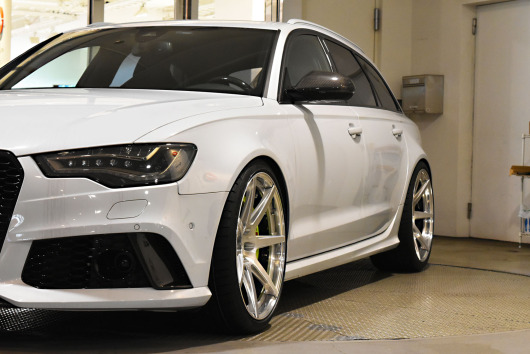 アウディ　RS6　21インチ　社外ホイール