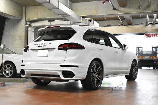 カイエン GTS 同色 ローダウン カイエン GTS 同色 ローダウン