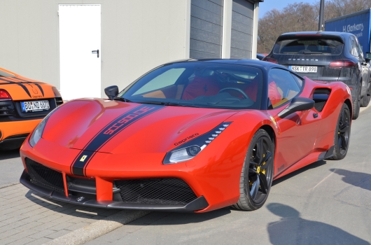 カプリスト　488　フェラーリ　ランボルギーニ　スーパーカー