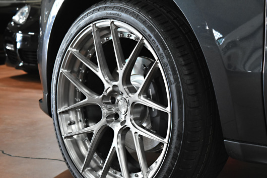 ADV.1　アメ鍛　22インチ　カイエン　マカン　HRE　鍛造