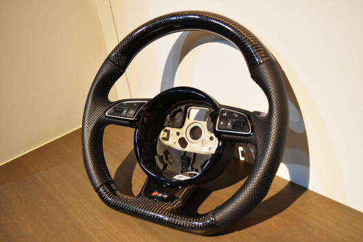 RS6 ｽﾃｱﾘﾝｸﾞ　ｶｰﾎﾞﾝ　ﾜﾝｵﾌ