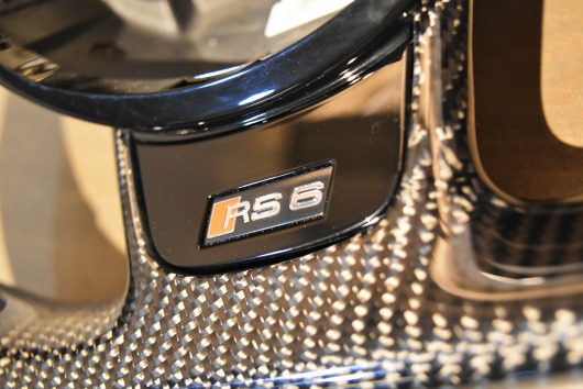 RS6 ｽﾃｱﾘﾝｸﾞ　ｶｰﾎﾞﾝ　ﾜﾝｵﾌ