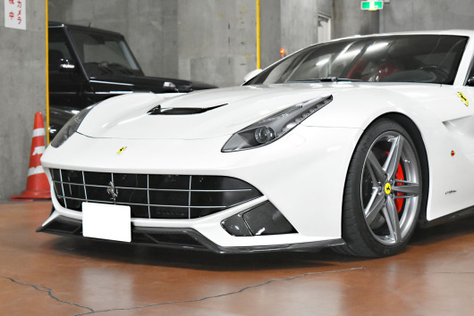 フェラーリ F12 エアロ カーボン ローダウン マフラー フェラーリ F12 エアロ カーボン ローダウン マフラー