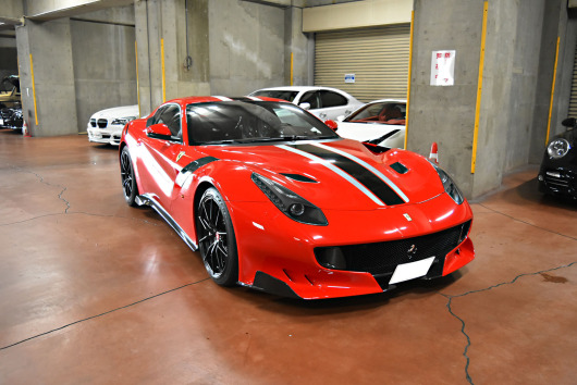 フェラーリ F12TDF スペチアーレ 限定 ロッソ フェラーリ F12TDF スペチアーレ 限定 ロッソ