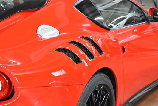 フェラーリ F12tdf マンソリー カーボン ローダウン フェラーリ F12tdf マンソリー カーボン ローダウン