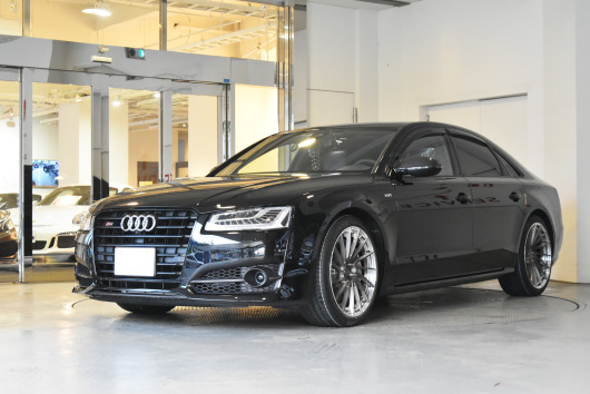AUDI S8 プラス　カスタム　ホイール