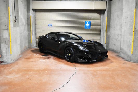 フェラーリ F12 F12TDF 限定 スペチアーレ フェラーリ F12 F12TDF 限定 スペチアーレ