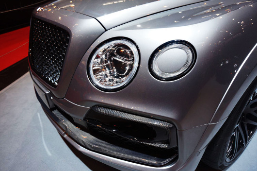 ベントレー　SUV　ベンテイガ　23インチ　22インチ